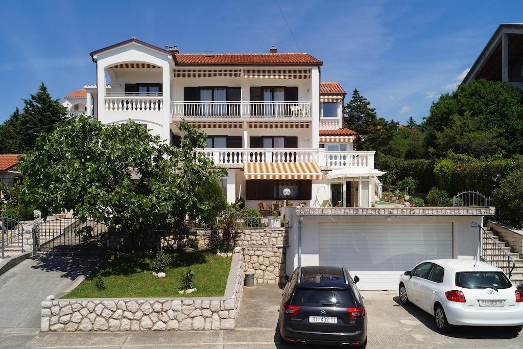 Apartments Lina Novi Vinodolski Buitenkant foto