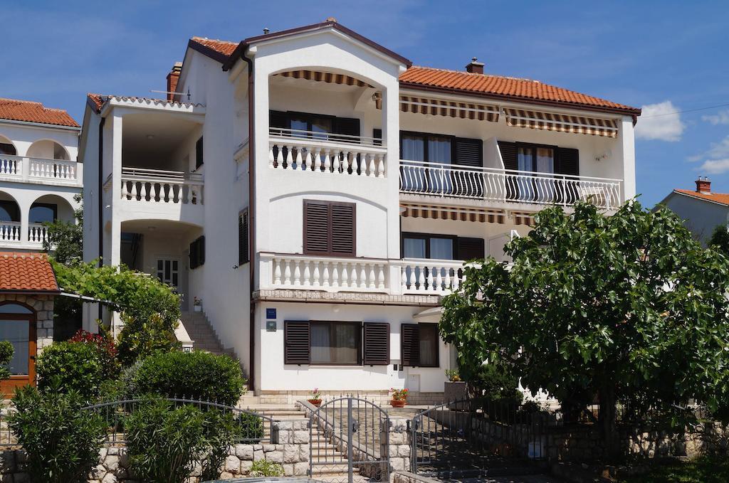 Apartments Lina Novi Vinodolski Buitenkant foto