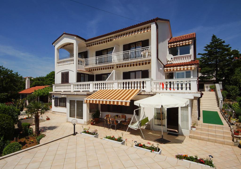 Apartments Lina Novi Vinodolski Buitenkant foto