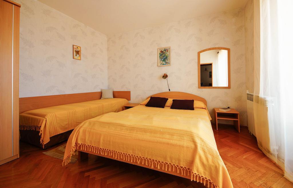 Apartments Lina Novi Vinodolski Kamer foto