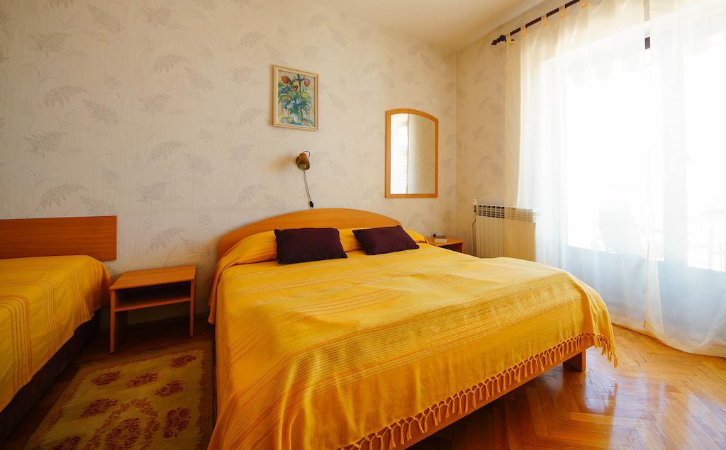 Apartments Lina Novi Vinodolski Kamer foto